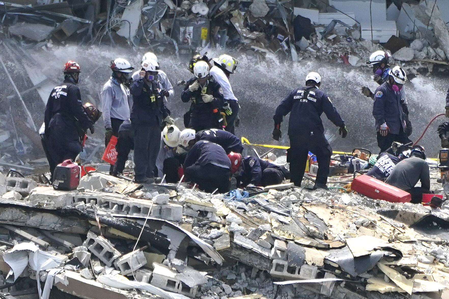 APTOPIX Building Collapse Miami